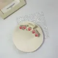Eleganter Haarklammer mit Pfirsich-Anhängern für Damen im minimalistischen Design - Pfirsich-Stil / Cremeweiß Pfirsich