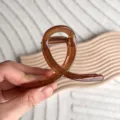 Pince à cheveux ambre de 8 cm, élégante et minimaliste pour coiffures quotidiennes - Café Gelée