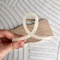 Pince à cheveux minimaliste blanc crème avec design de grande pince crabe de 8cm - Abricot gelée