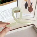 Pince à cheveux croisée vert clair minimaliste 8cm pour coiffures élégantes - Vert Citron