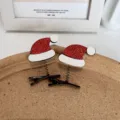 Paar glitzernde rote Weihnachtsmannmützen-Haarspangen mit Federklemmen - Weihnachtsmütze