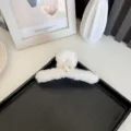 Grande pince à cheveux en peluche blanche élégante avec perle pour coiffures de femmes - Blanc Cassé
