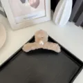 Grande pince à cheveux en peluche kaki avec perle de style Maillard élégant - Chameau