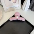 Grande pince à cheveux en peluche rose avec perle élégante pour le style hivernal femme - Rose racine de lotus