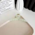 Pince à cheveux vert menthe translucide avec design torsadé ruban pour cheveux épais - Grand Ruban / 13cm / Vert brume