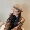 Detailansicht Damen Herbst Winter Karo Bakerboy Mütze kurzer Schirm Schiebermütze Stil. - Khaki