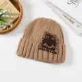 Gemütliche braune Strickmütze mit niedlichem Patch, warme Wintermütze für Damen und Mädchen. - Einheitsgröße / Khaki