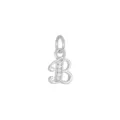 Dettaglio ravvicinato di un ciondolo lettera B argentato con pavé di pietre lucenti. - Lettera B con Strass (DZ-425) / Argento