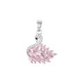 Dettaglio del ciondolo a cigno in argento con cristalli rosa e pietre pavé - solo ciondolo / Argento con Zirconia Rosa