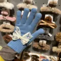 Blaue Strickhandschuhe für Damen mit süßer Spitzen Schleife und Perle, warme Winterhandschuhe. - Einheitsgröße / Blaugrün