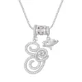 Gedetailleerd overzicht van zilveren ketting met cursieve letter E en glanzende hartplaneet hanger. - Schrijfletter G (DXL-065) / Zilver
