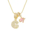 Détail du collier plaqué or 18K avec un cœur en zircon rose et un pendentif lettre G. - Style Lettre Majuscule G / Chaîne Boîte 45+5cm / Or