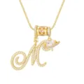 Elegante vergulde ketting met cursieve letter M hanger en een schitterend hartvormig detail - Schrijfletter M (DXL-065) / Goud