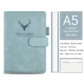 Carnet de notes A5 en cuir avec boucle aimantée, logo cerf, 360 pages, bleu clair. - A5 / Bleu clair