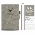 Taccuino aziendale con copertina rigida A5, fibbia magnetica, copertina in ecopelle grigia e carta. - A5 / Grigio