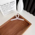 Grande pince à cheveux élégante effet gelée avec fini givré pour cheveux épais - 11cm / Ruban Blanc Brume
