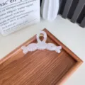 Grande pince à cheveux mate élégante couleur gelée, pince crabe pour cheveux épais - Torsadé (XWJ84) / 11cm / Blanc de Brume