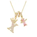 Hochwertige vergoldete Kette mit K-Initialen, Krone und elegantem rosa Zirkonia-Anhänger - Gold X (Anhänger + Boxkette)