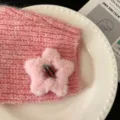 Pince à cheveux étoile rose en peluche sur tricot, accessoire mignon automne hiver. - Rose Clair