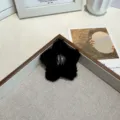 Barrette à cheveux mignonne en peluche noire en forme d'étoile avec clip BB pour l'hiver - Pentagramme / Noir