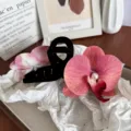 Grande pince à cheveux orchidée avec finition velours et perle - Pince Orchidée / Rouge Agate