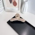 Elegant large tan plush hair claw clip with a cute white bow detail for hair styling. - Single Bow / L / Brown