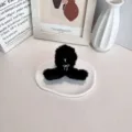 Pince à cheveux élégante en peluche noire avec nœud argenté, style balletcore. - Noir