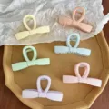 Sélection de six grandes pinces à cheveux en forme de nœud aux couleurs pastel crème douces - Style Noeud / 10cm / Multicolore