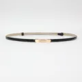 Cintura sottile da donna nera alla moda con elegante fibbia dorata per abito e maglione chic - Nero