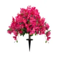 Detailansicht künstlicher Bougainvillea-Baum mit Erdspieß für den Gartenbereich - Einzelstück / Fuchsia