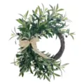 Künstlicher grüner Olivenkranz mit Leinenschleife und Blumen für die Haustürdeko - 45cm