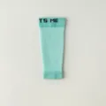 Manchon de mollet de compression rayé vert menthe pour le sport de course et fitness. - Bleu