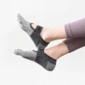 Grey non-slip five-toe yoga socks for women, breathable athletic pilates fitness socks - One Size / Gray