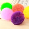 Brosse de massage du cuir chevelu en silicone colorée pour lavage, 5 couleurs vives. - Brosse Forme Prune (Couleur Aléatoire)