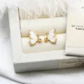 Dettaglio macro di componenti per orecchini a farfalla dorati per gioielleria fai-da-te - Small Butterfly 1 Pair (12.7*16mm) / Rosa