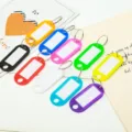 Porte-clés en plastique coloré avec anneau, étiquettes d'identification assorties pour clés. - Multicolore