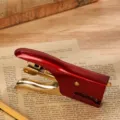 Agrafeuse manuelle vintage en métal, mini agrafeuse portable pour bureau et emballage. - Rouge