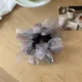 Grand chouchou en organza argenté avec nœud papillon et strass brillants élégants - Gris