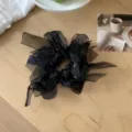 Chouchou géant en tulle noir élégant avec des strass brillants et des nœuds ruban - Noir