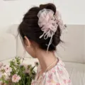 Pince à cheveux élégante en tulle plissé rose avec design en forme de nuage - Rose (Nuage en Bouton de Filet) (260403)