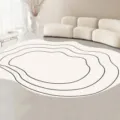 Moderno tappeto da soggiorno in peluche irregolare con linee nere per accogliente camera da letto - 80×120cm / Teli