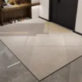 Alfombra de entrada geométrica moderna, moqueta antideslizante salón, felpudo resistente gris beige. - 40×60cm (Terciopelo de Cristal) / Olabi