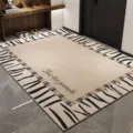 Alfombra de entrada estética moderna, felpudo beige neutro para pasillo con borde elegante. - 40×60cm (Terciopelo de Cristal) / Patrón de Meandro