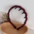 Vintage burgundy yarn-wrapped wavy headband with non-slip teeth for women's hair - Red
