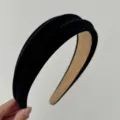 Elegante cerchietto vintage in velluto nero imbottito per donna con design a spugna - Stile Velluto Nero