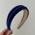 Cerchietto vintage in velluto blu navy imbottito per un look alla moda testa alta - Stile Velluto Blu Pavone