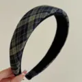 Serre-tête rembourré élégant avec motif à carreaux vintage bleu marine et beige pour femmes. - Style Large Plaid Vert et Bleu