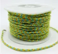 Primer plano de cordón de algodón trenzado colorido con hilos dorados para pulseras. - 1,8 mm 20 m/rollo / Amarillo Azul