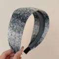 Wide knitted headband in gray and white space-dyed gradient pattern for women - Off-White
