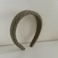 Serre-tête rembourré à carreaux rétro marron et bleu pour un look de crâne surélevé. - Style Kaki Clair Sommet Cranial Haut